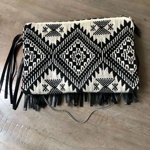 Chico’s shoulder bag in black & white w black leather fringe. - Picture 5 of 5